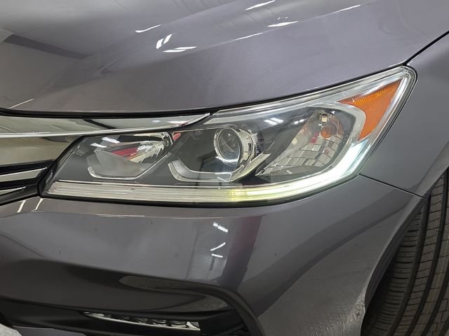 Used 2017 Gray Honda EX-L image 28