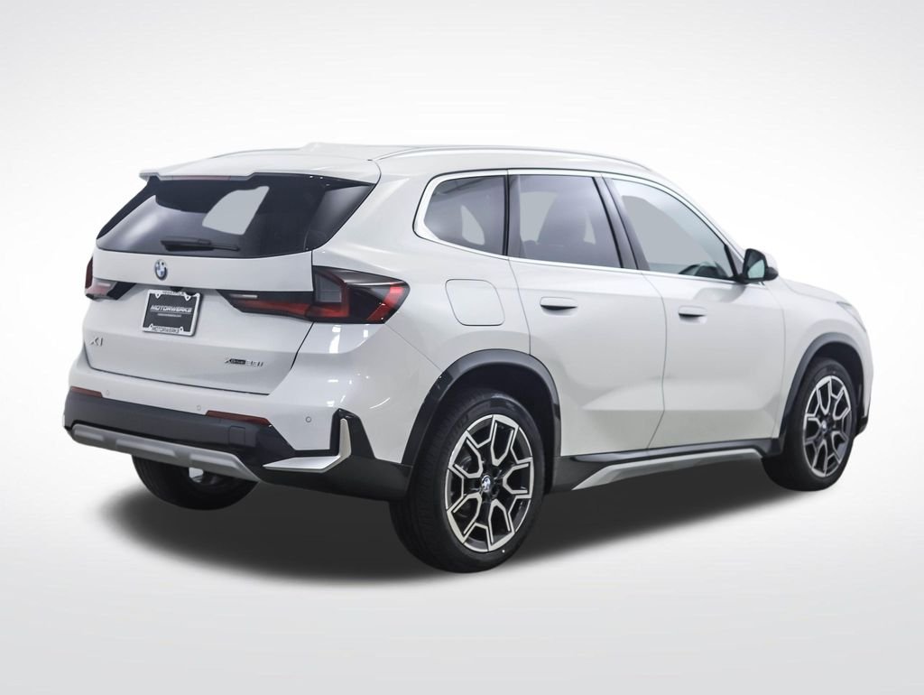 Used 2026 White Metallic BMW xDrive28i image 6
