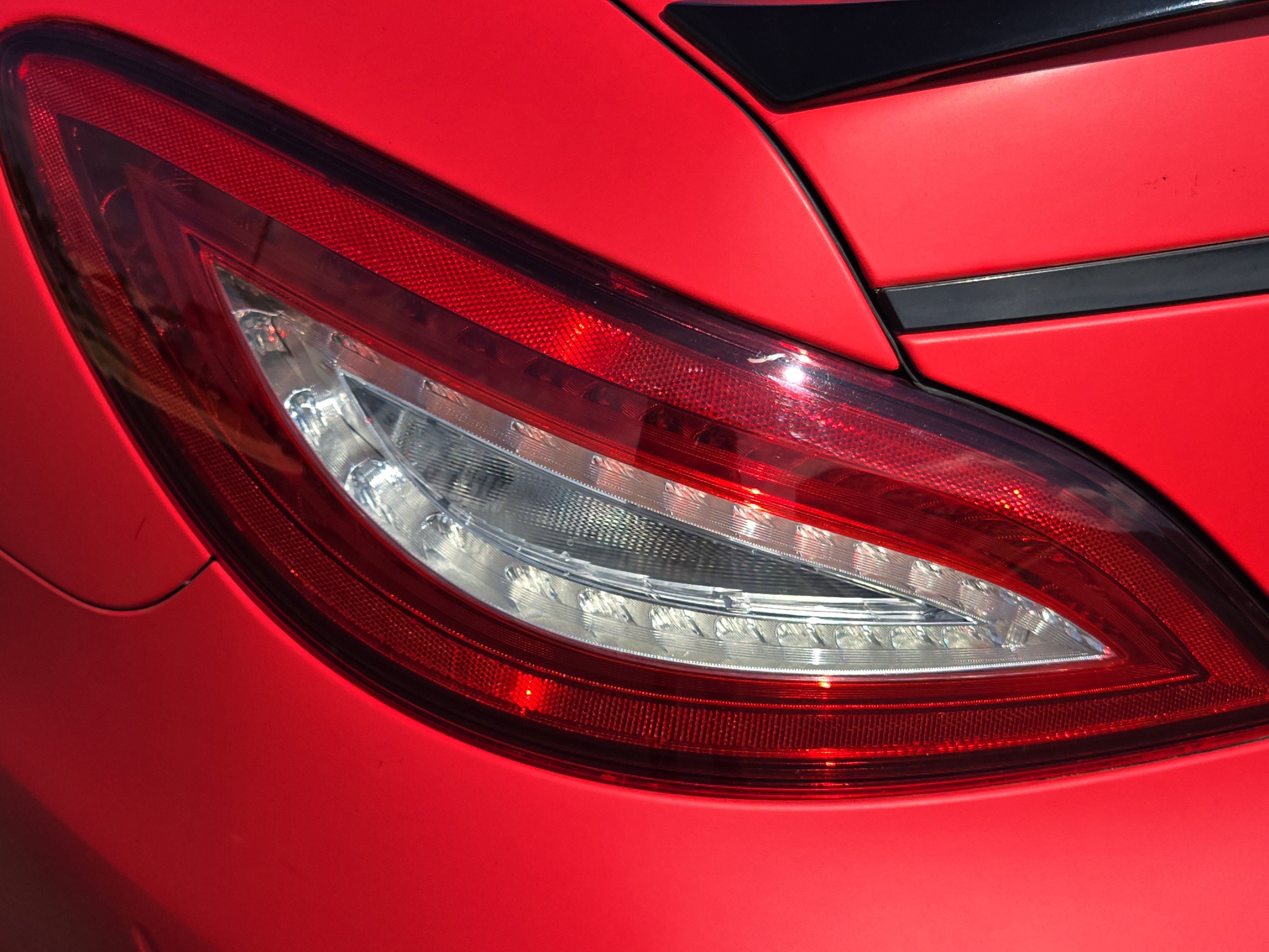 Used 2018 Red Mercedes-Benz 4MATIC® image 13