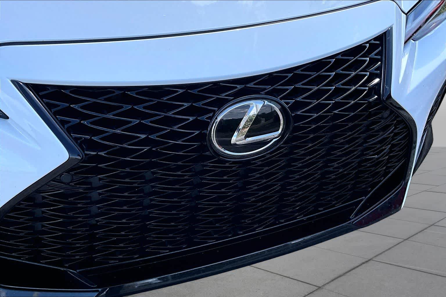Used 2022 Ultra White Lexus F SPORT image 30