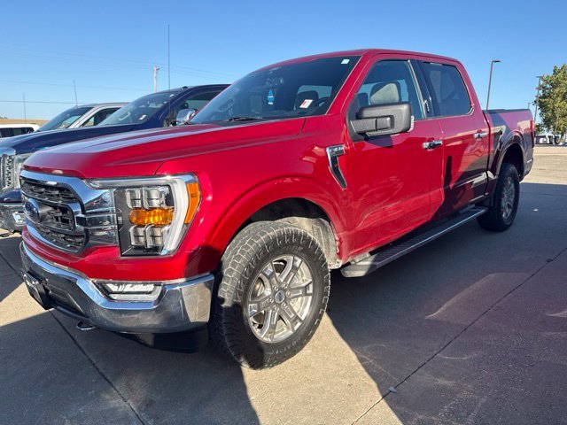 Used 2021 Red Ford XLT image 3