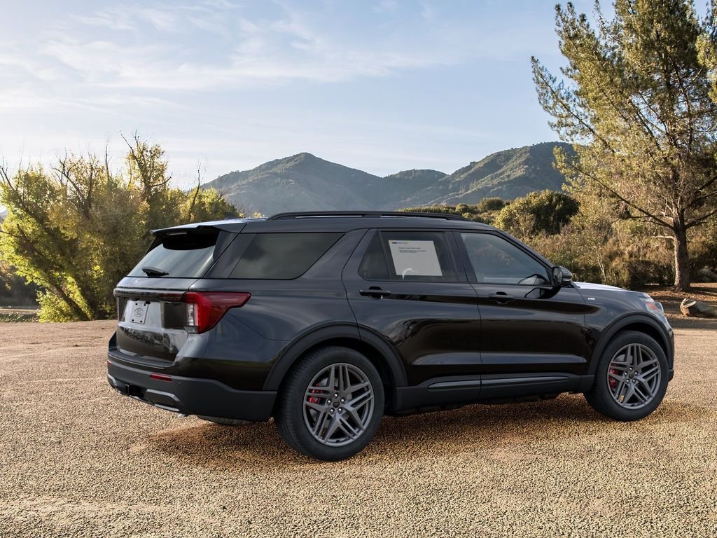 New 2027 Agate Black Metallic Ford ST-Line image 8