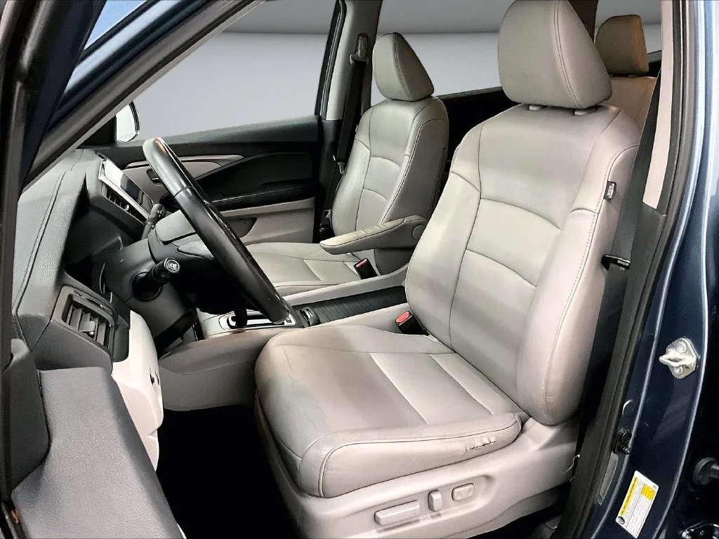 Used 2018 Blue Honda EX-L image 21