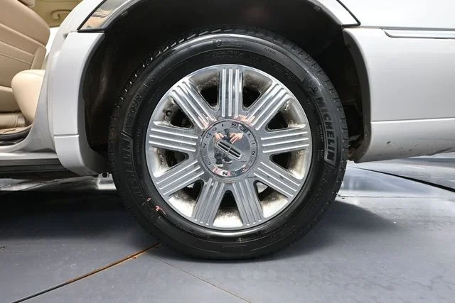 2004 Lincoln Town Car Ultimate - Photo 11