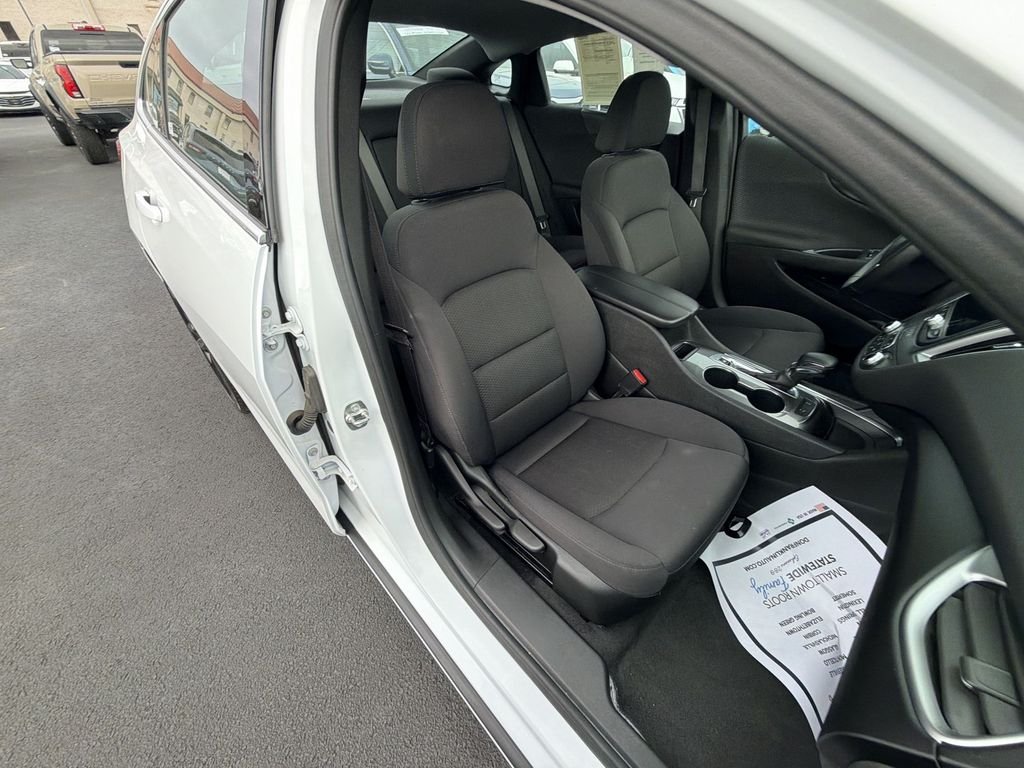 Used 2024 White Chevrolet LT image 30