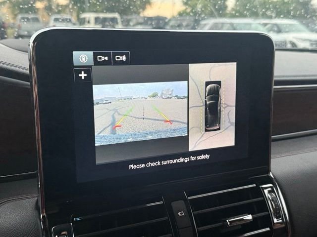 Used 2018 White Lincoln Reserve image 5