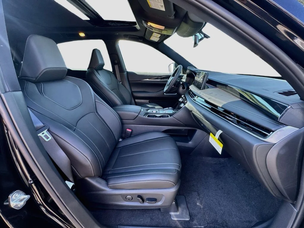New 2027 MINERAL BLACK INFINITI Sport AWD image 30