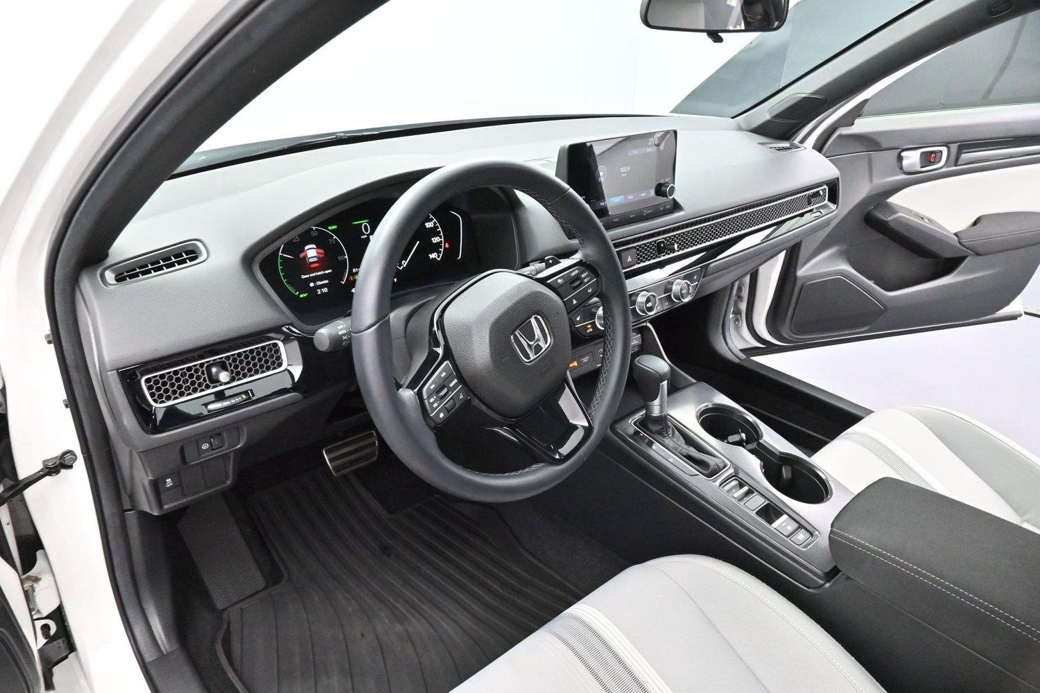Used 2025 Platinum White Pearl Honda Sport image 15