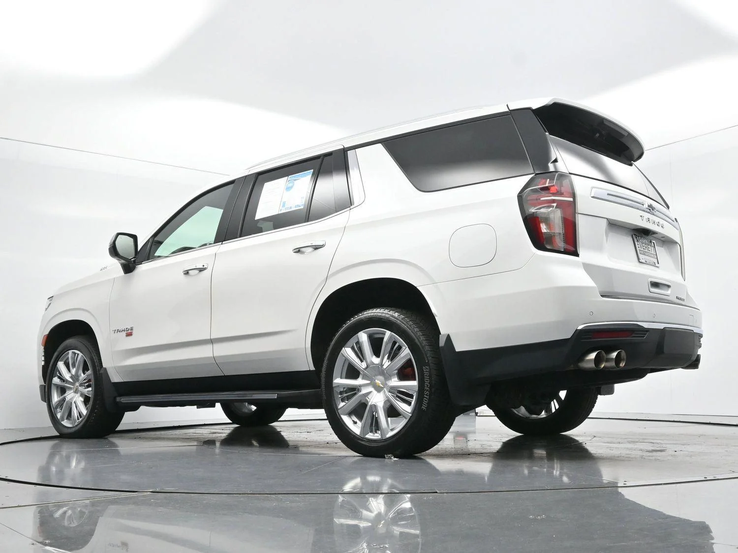 Used 2023 Iridescent Pearl Tricoat Chevrolet Premier image 56