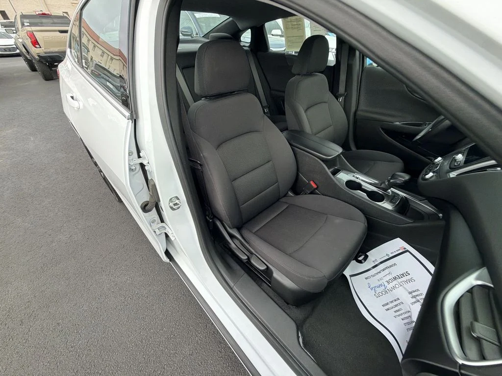 Used 2024 White Chevrolet LT image 30