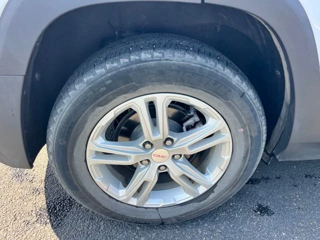 Used 2023 White GMC SLE image 8