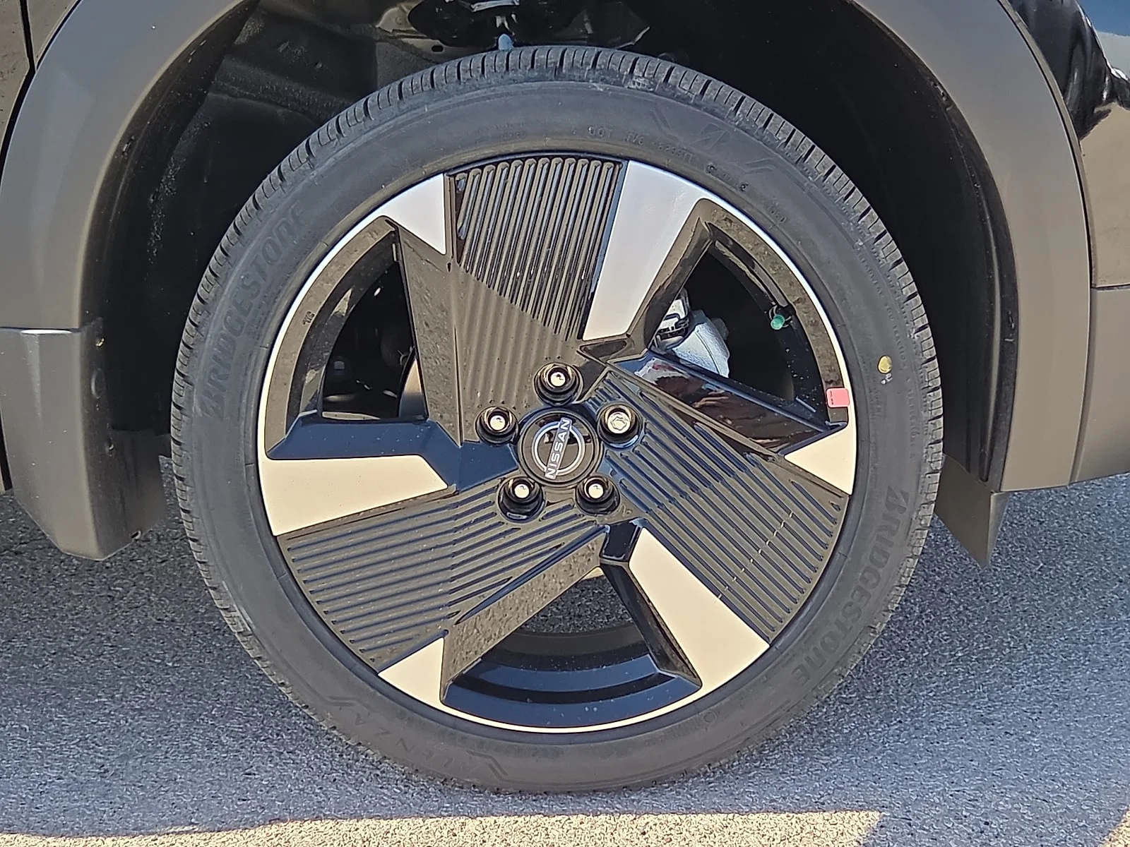 New 2026 KH3 Super Blac Nissan SR Front-Wheel Drive image 7