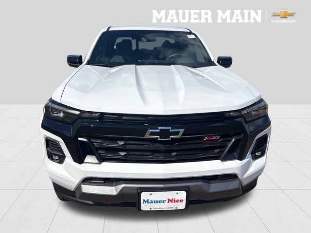 New 2026 Summit White Chevrolet Z71 image 9