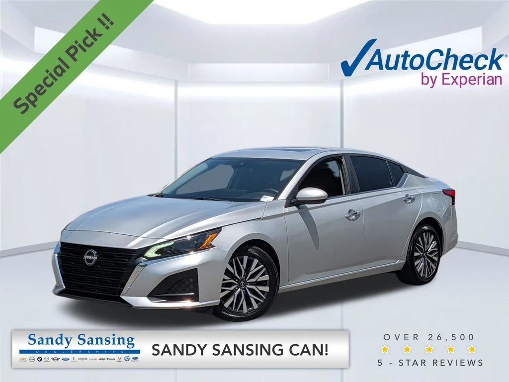 Used 2023 Silver Nissan 2.5 SV image 1