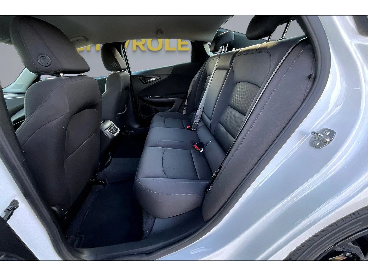 Used 2025 Summit White Chevrolet 1LT image 18