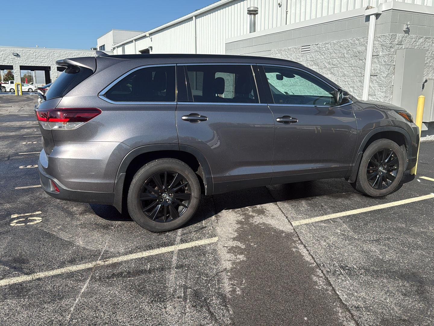 Used 2019 Predawn Gray Mica Toyota SE image 3