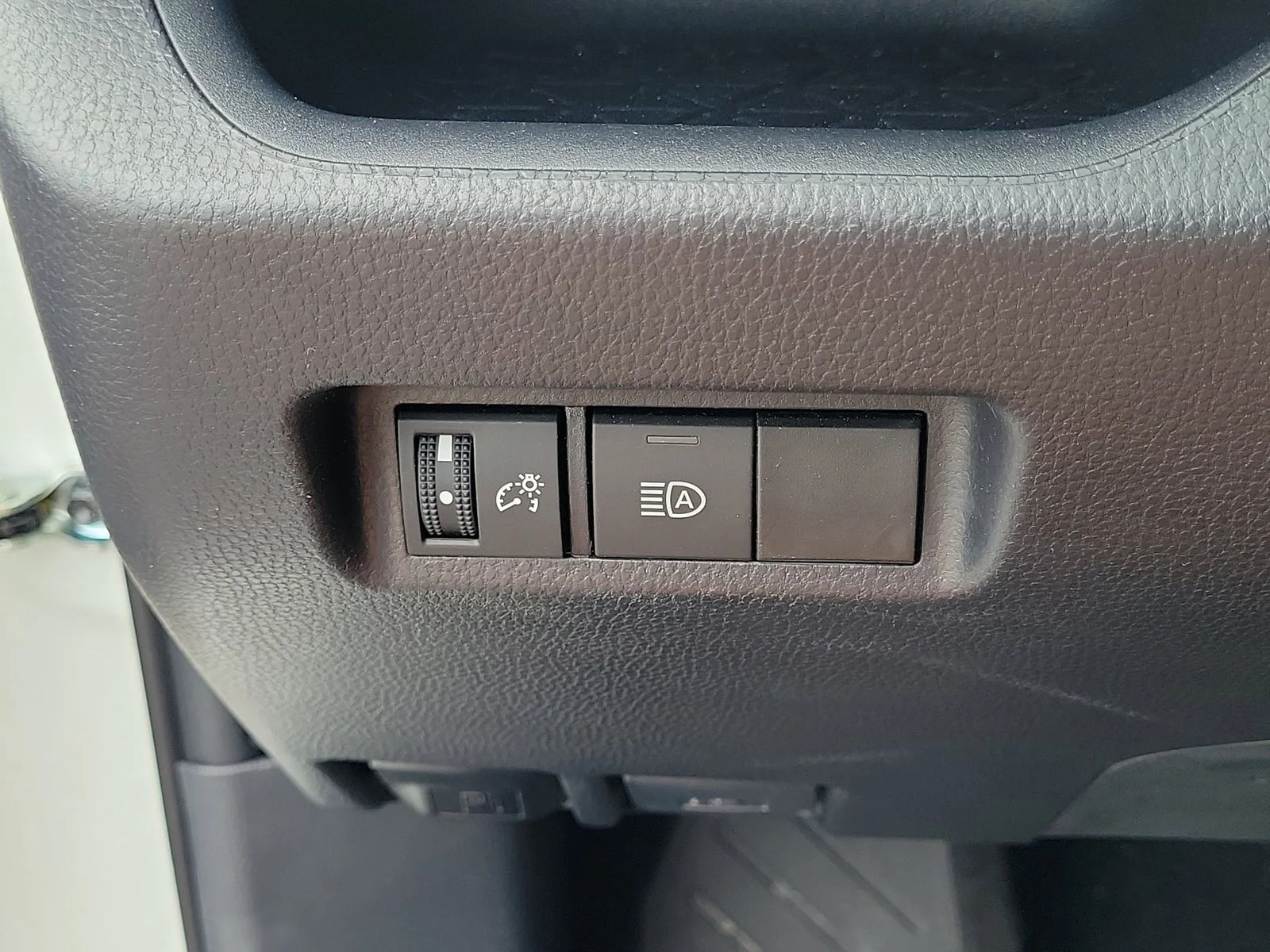 Certified Used 2025 White Toyota LE image 26
