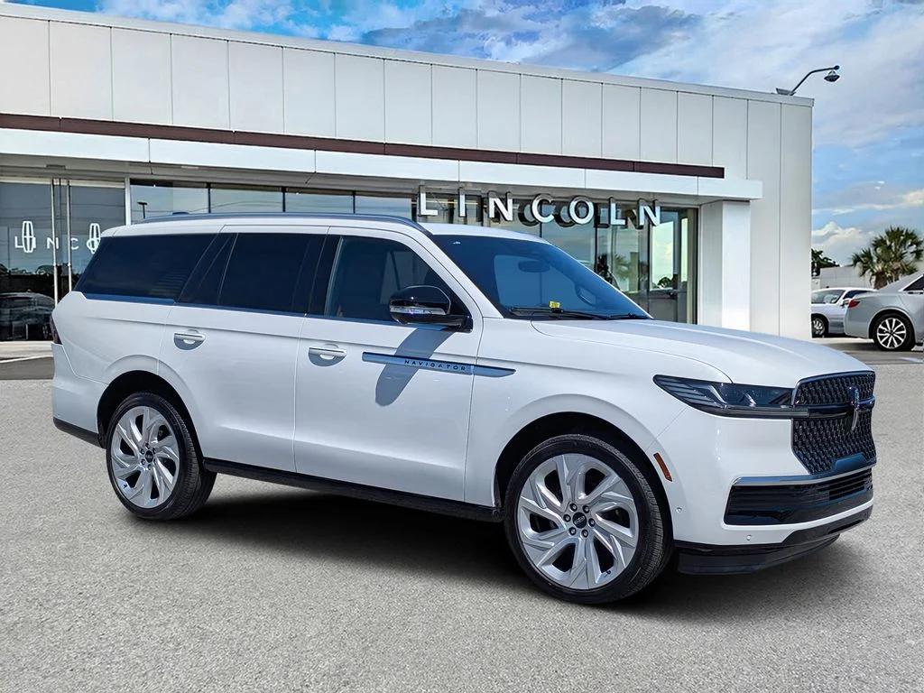 2025 Lincoln Navigator Reserve 4WD's photo