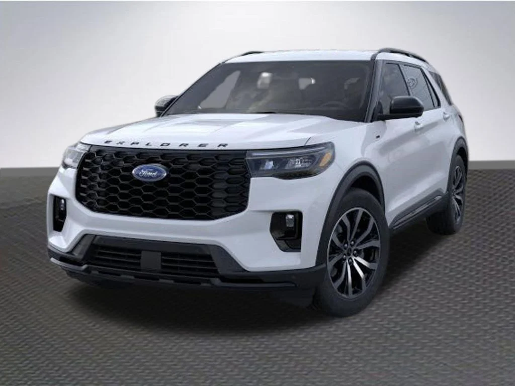 New 2026 Space White Metallic Ford ST-Line image 2