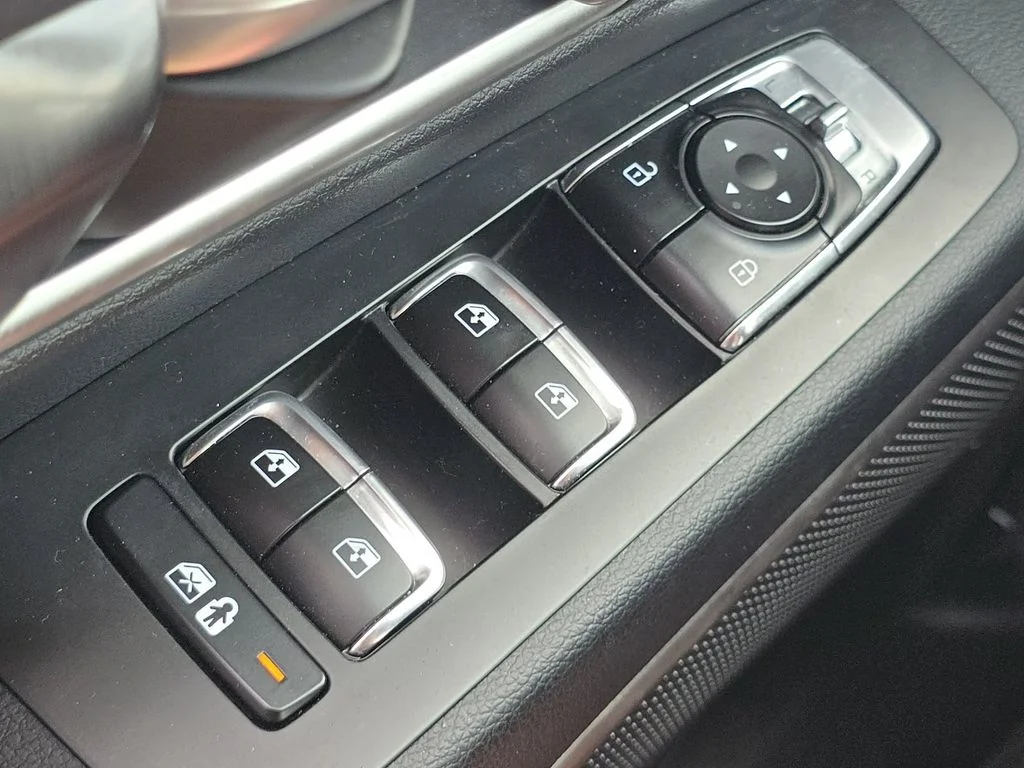 Used 2024 White Kia LX image 25