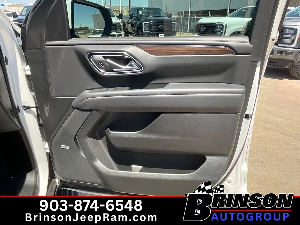 Used 2024 Iridescent Pearl Tricoat Chevrolet High Country image 25