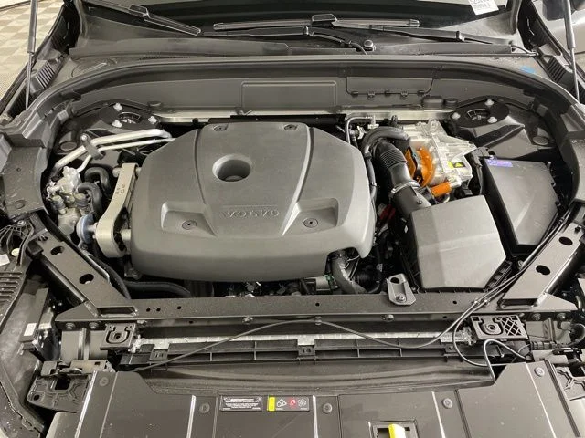Used 2025 Black Volvo T8 Plus image 39