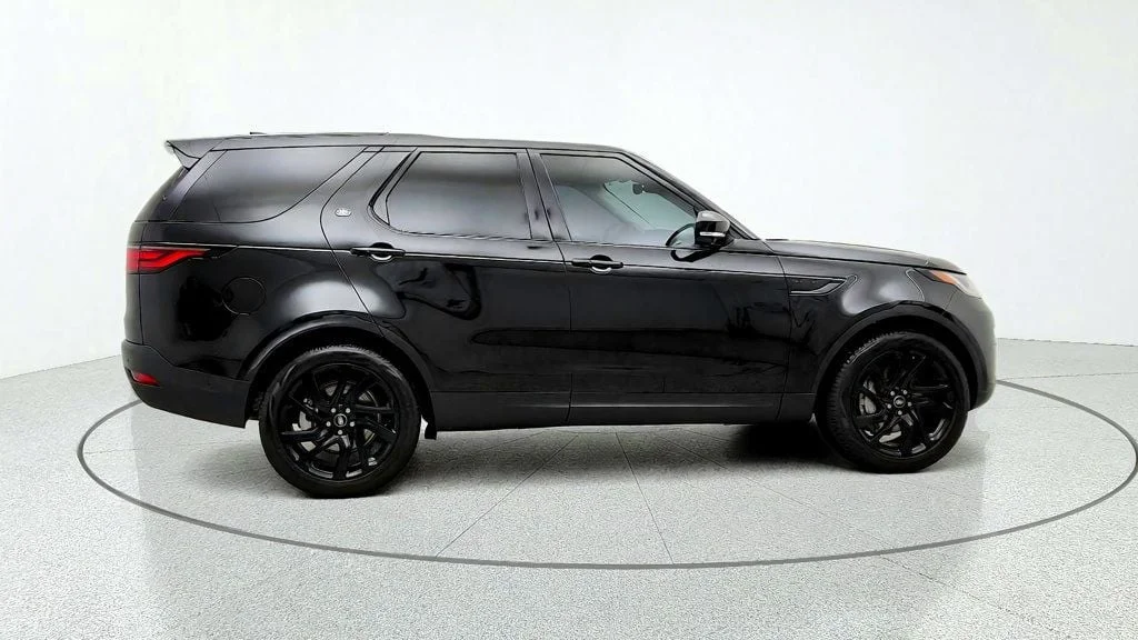 Used 2024 Santorini Black Metallic Land Rover P300 S image 4