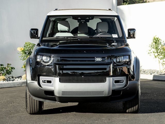 New 2025 Santorini Black Land Rover S image 3