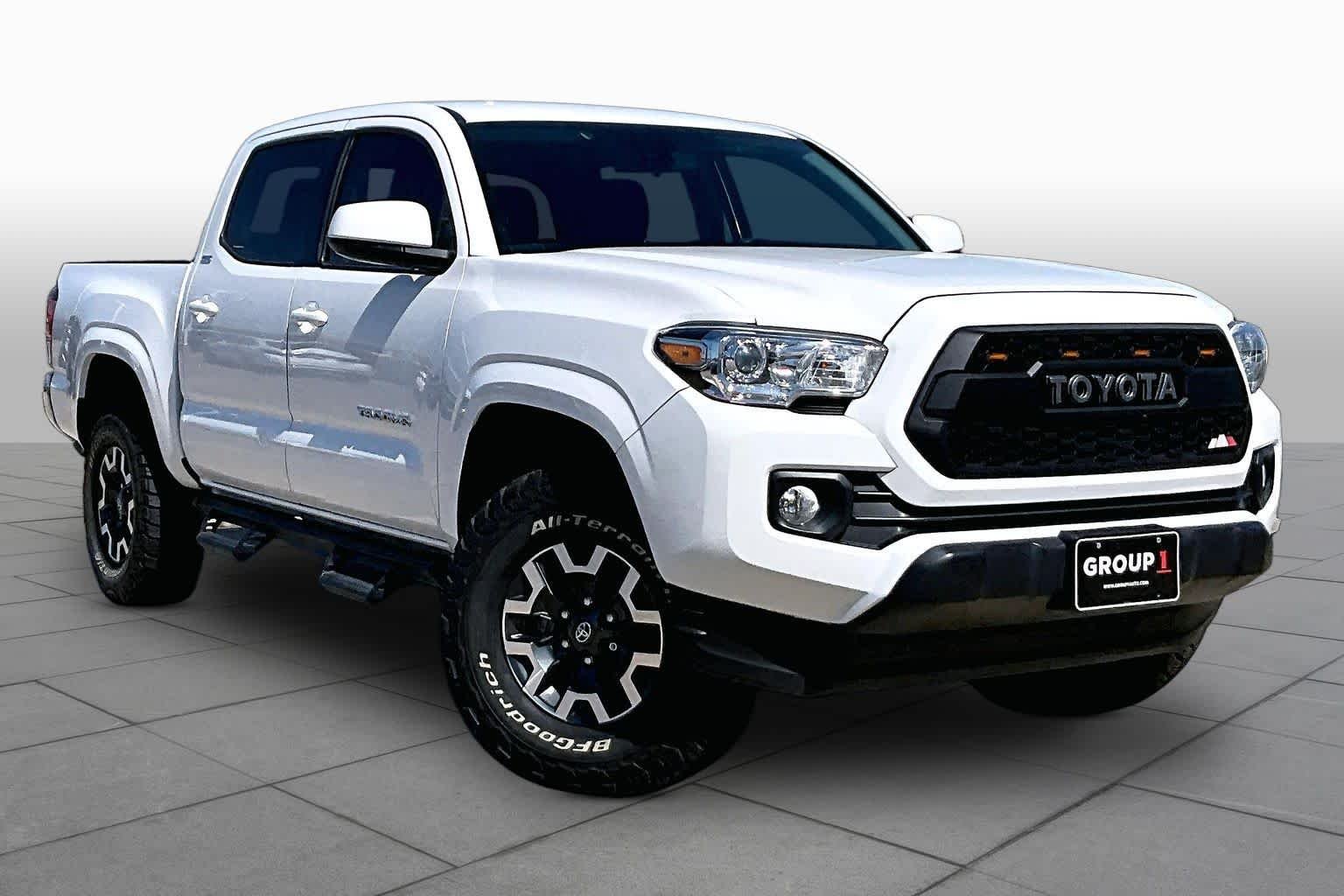 Used 2020 Super White Toyota SR5 image 3
