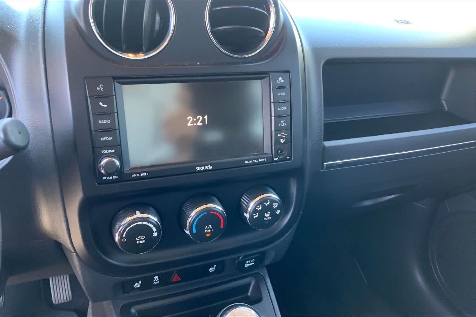 Used 2014 True Blue Pearlcoat Jeep High Altitude image 34