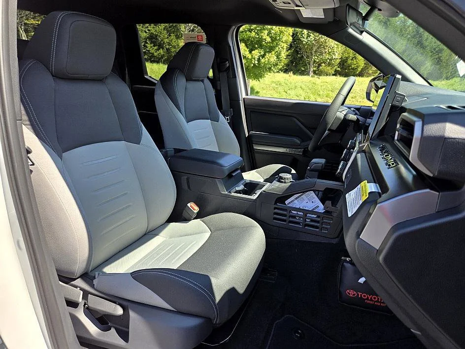 2025 Toyota Tacoma TRD Off Road - Photo 17