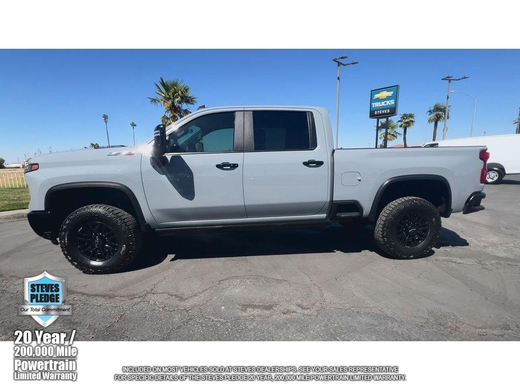 2024 Chevrolet Silverado 2500HD ZR2 - Photo 9