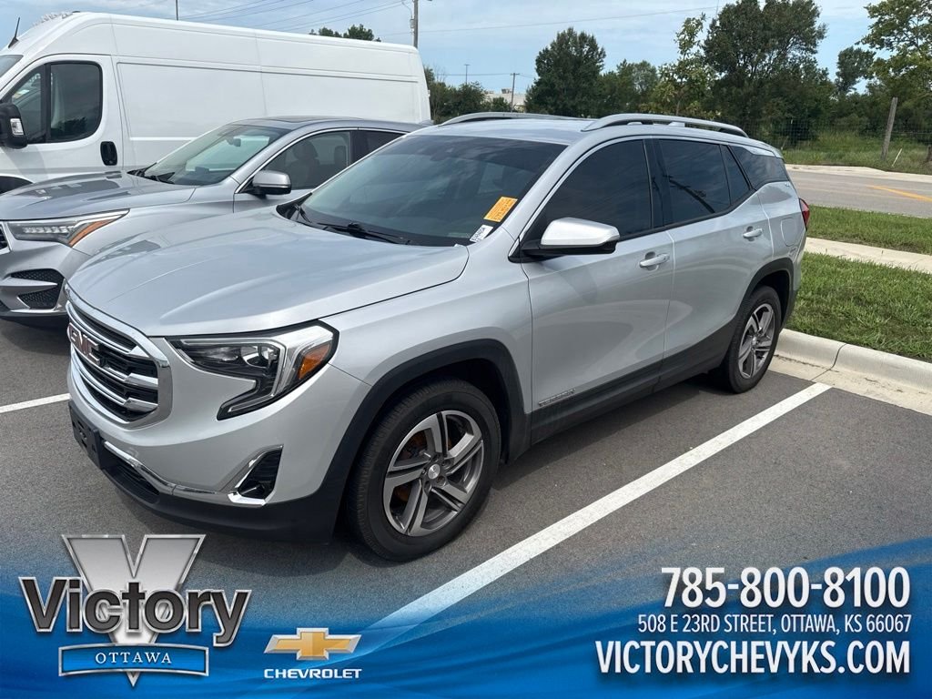 Used 2018 Silver GMC SLT image 1