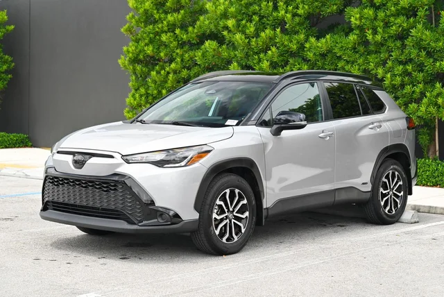 2024 Toyota Corolla Cross Hybrid SE