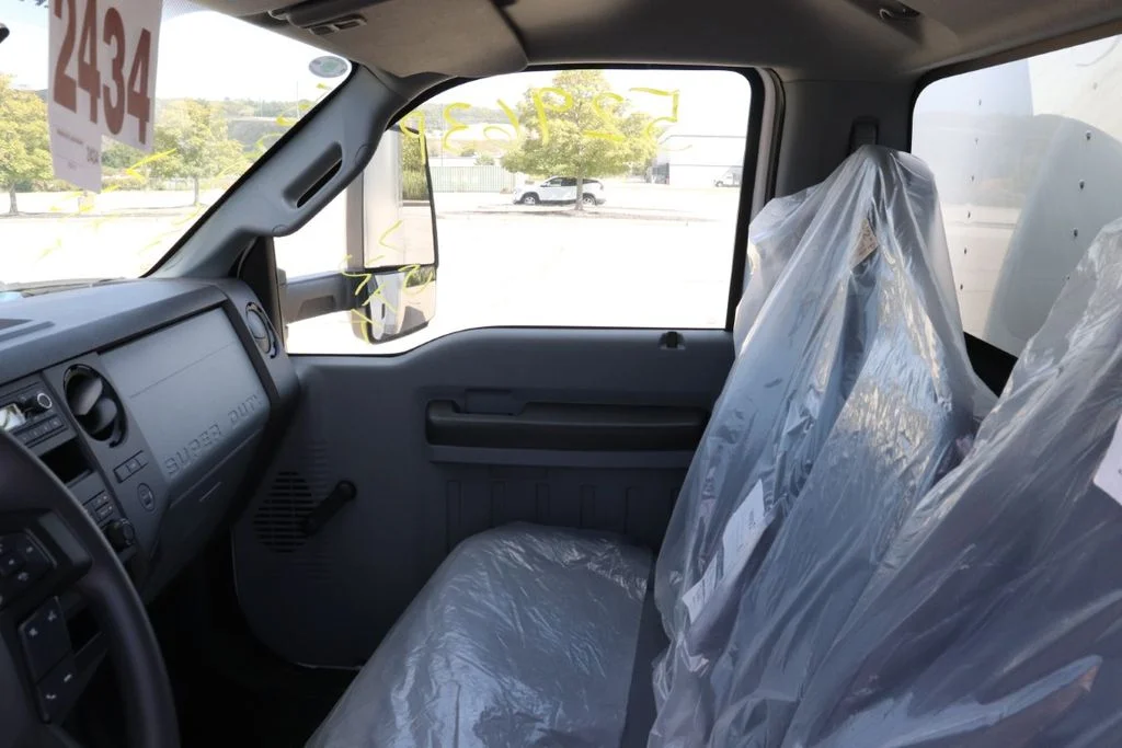 New 2026 White Ford Box Truck image 10