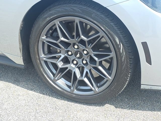 Used 2024 Iconic Silver Metallic Ford GT image 9