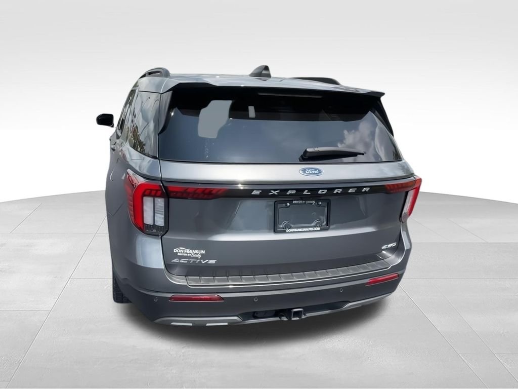 Used 2025 Gray Ford Active image 8