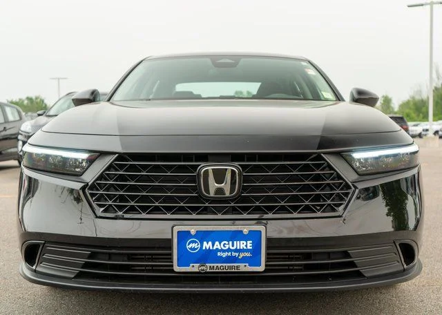 Used 2023 Black Honda EX image 3