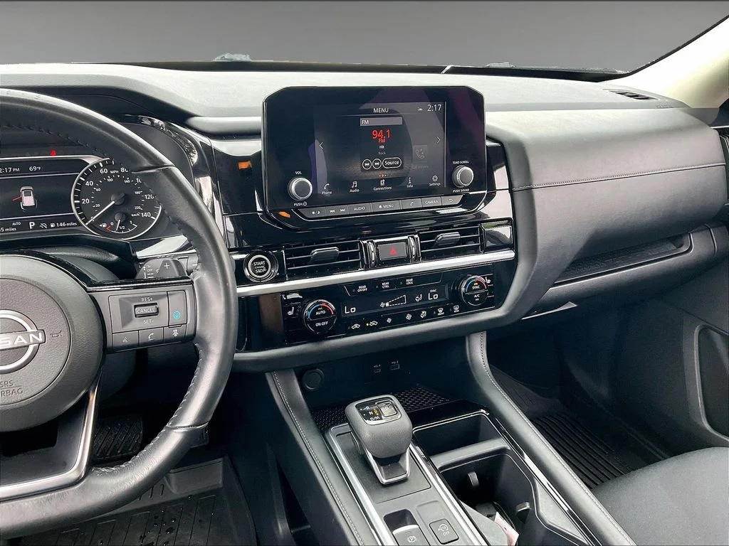 Used 2023 Pearl White Tricoat Nissan SV image 18