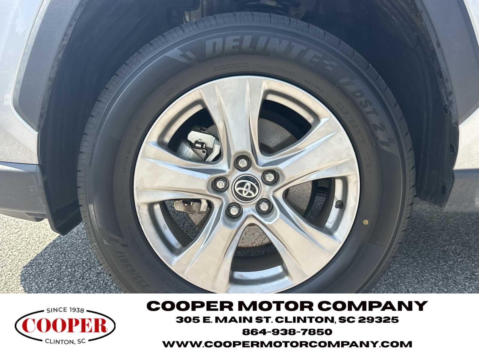 Used 2025 Silver Sky Metallic Toyota XLE image 11