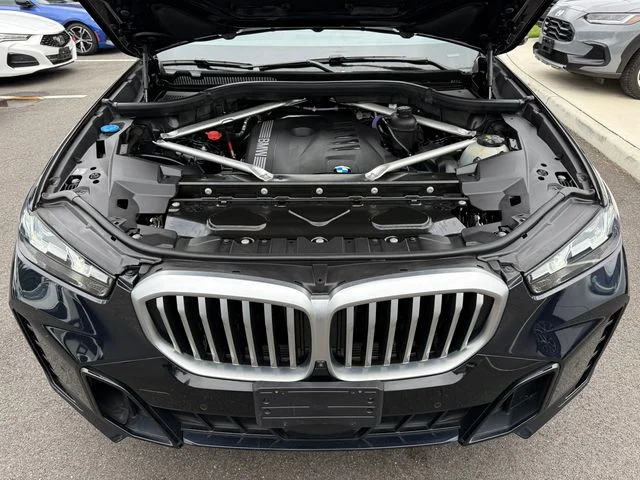 Certified Used 2024 Carbon Black Metallic BMW xDrive40i image 28