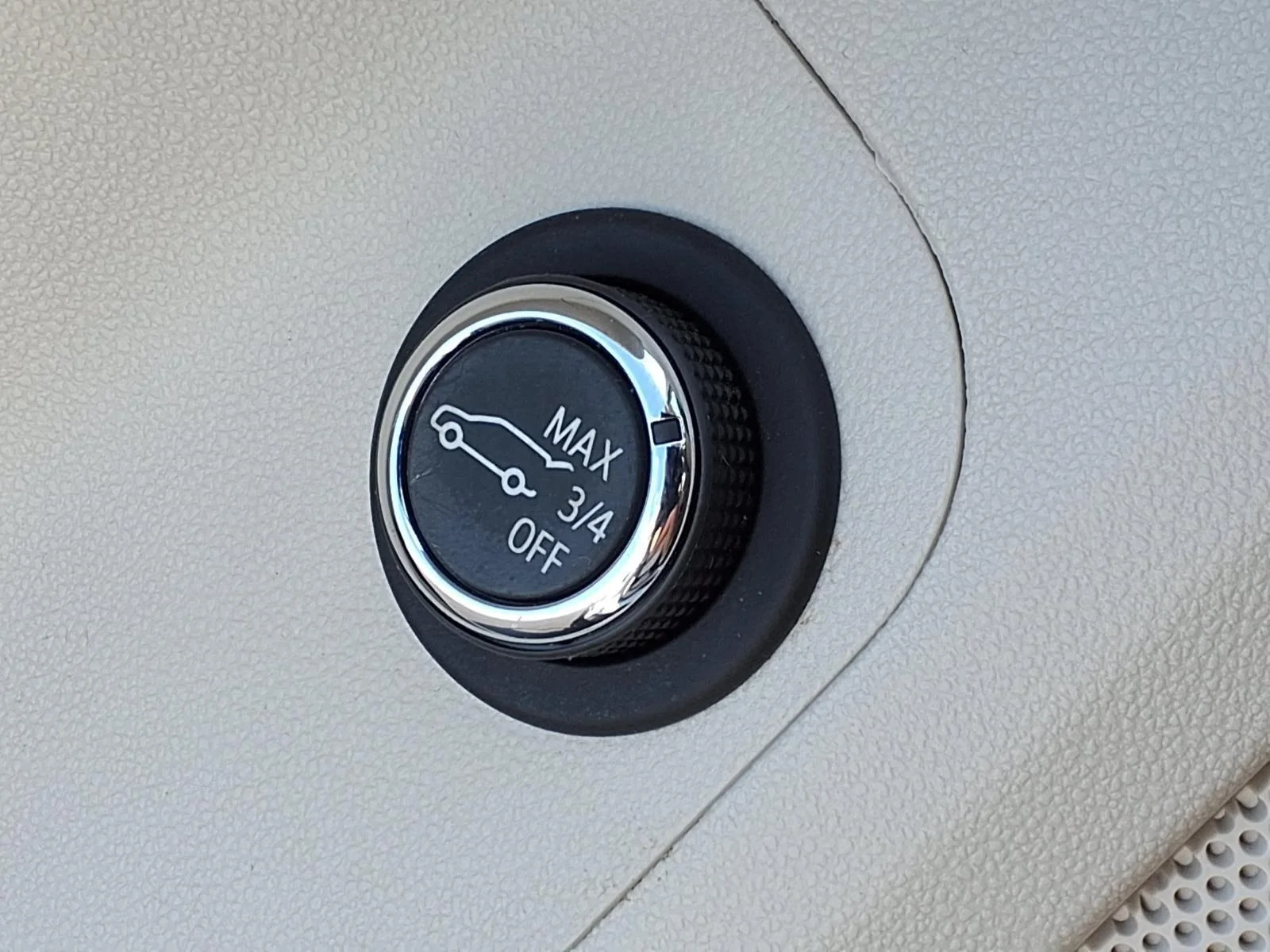 Used 2023 Summit White GMC Denali image 24