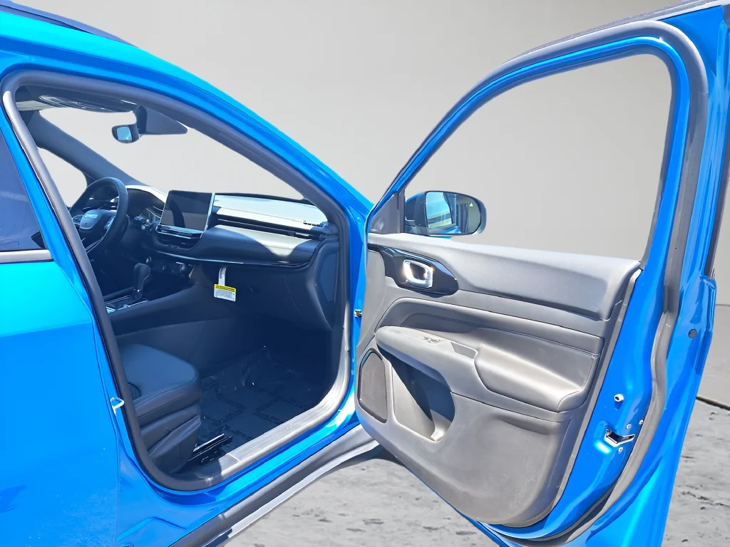 New 2026 Blue Jeep Latitude image 15