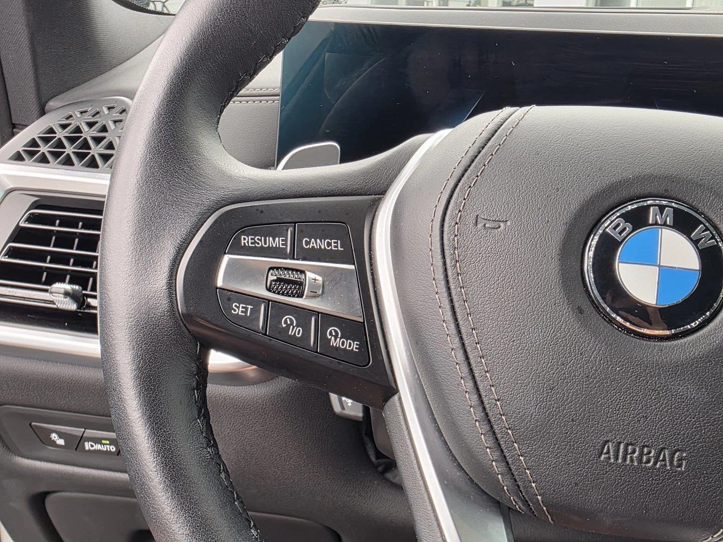 Used 2026  BMW sDrive40i image 12