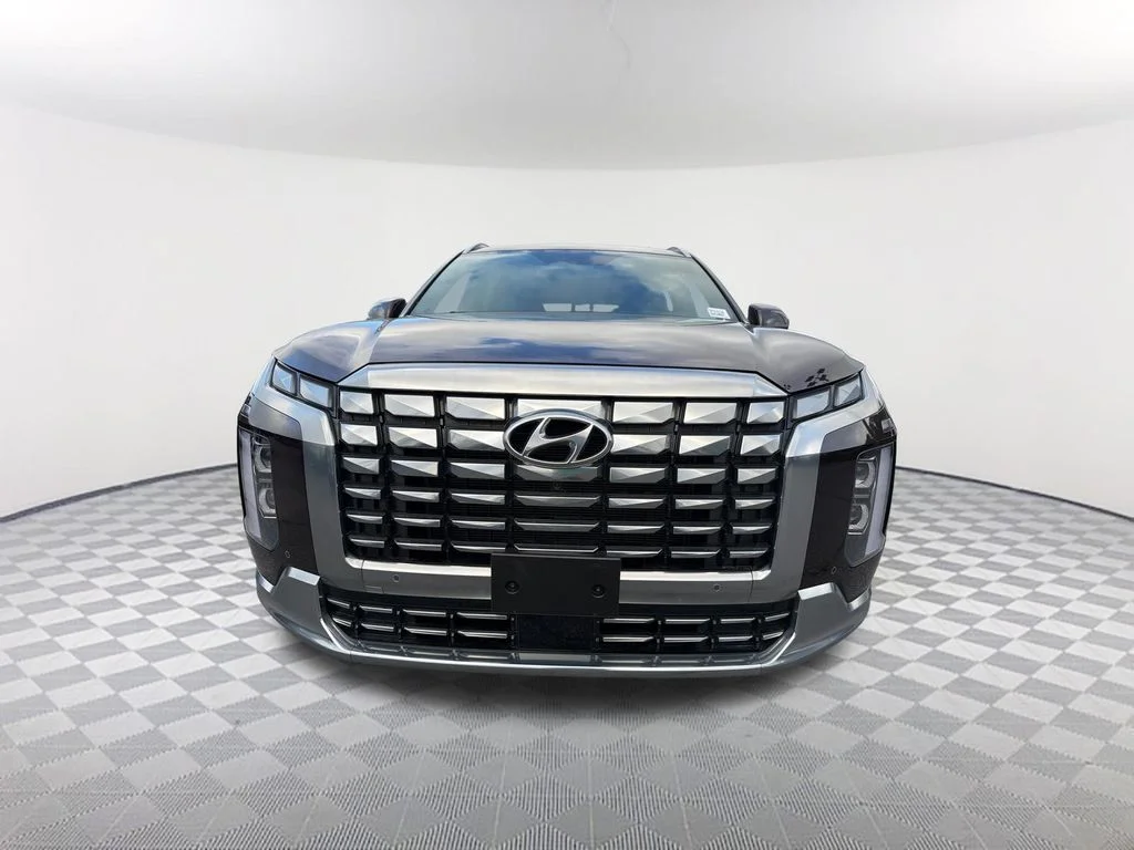 Used 2025 Red Hyundai Calligraphy image 2