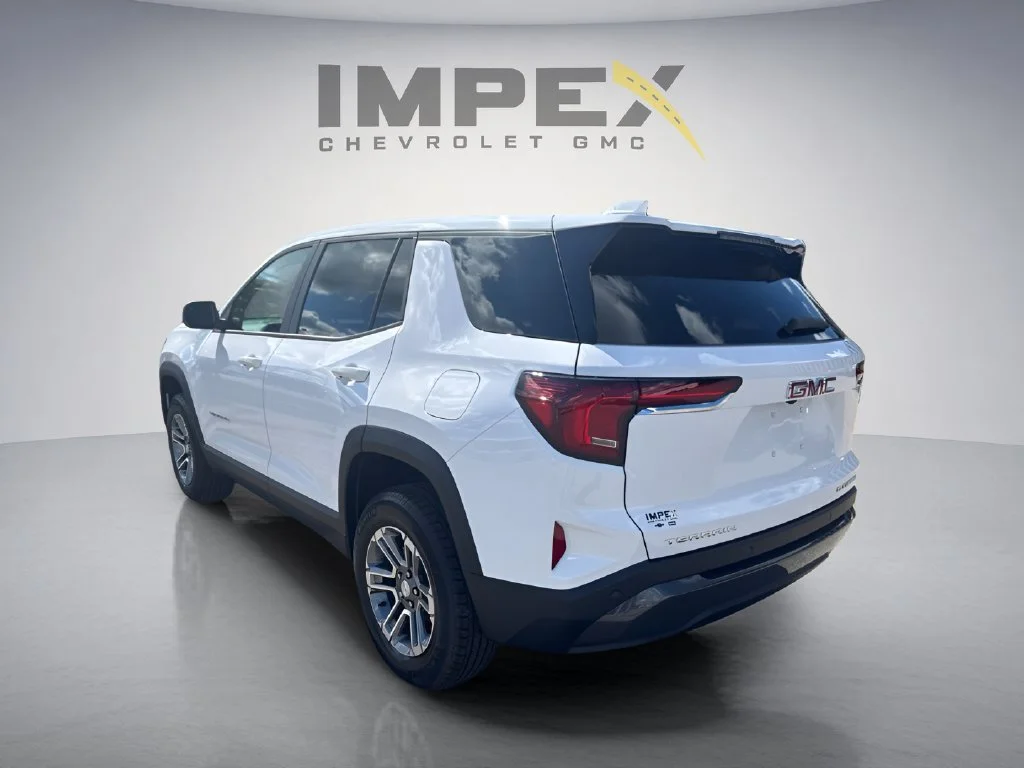 New 2027 Summit White GMC Elevation image 3