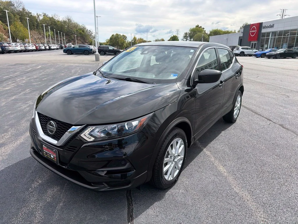 Used 2021 Black Nissan S image 3