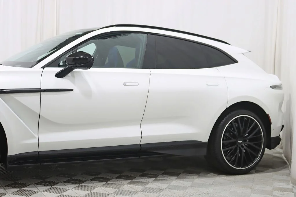 Used 2023 White Aston Martin 707 image 4