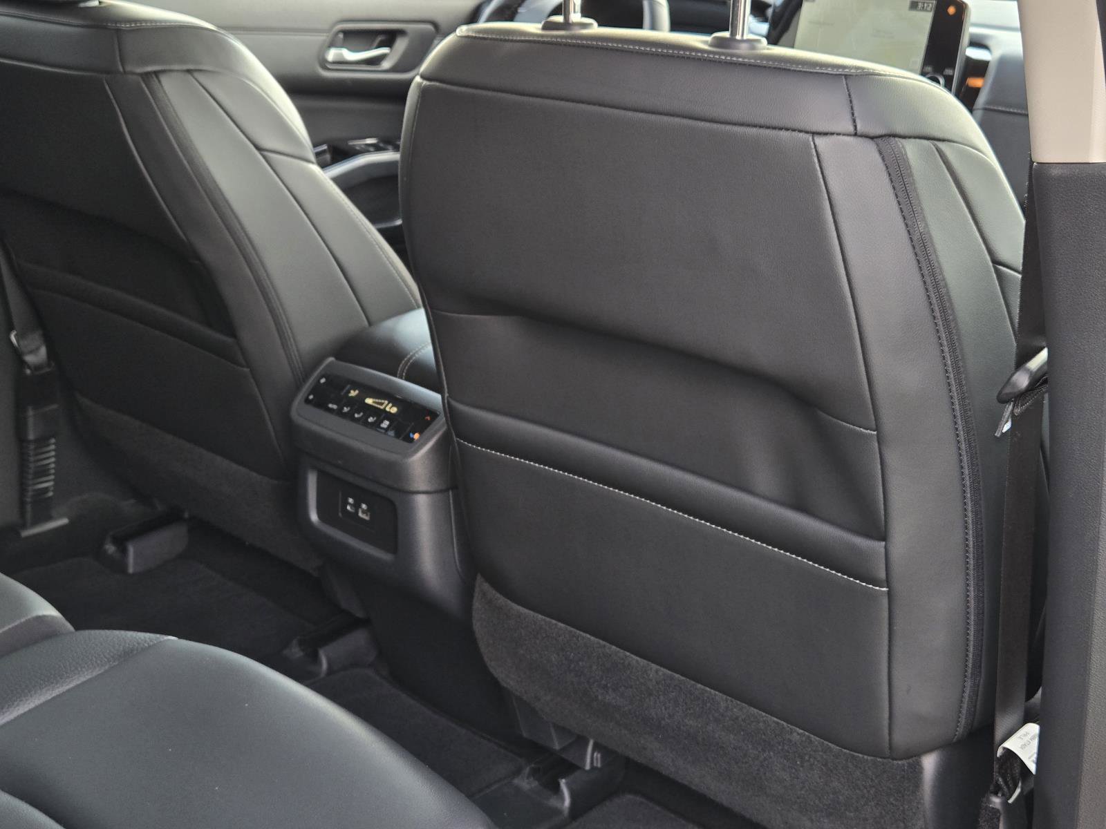 Used 2025 Super Black Nissan SL image 28