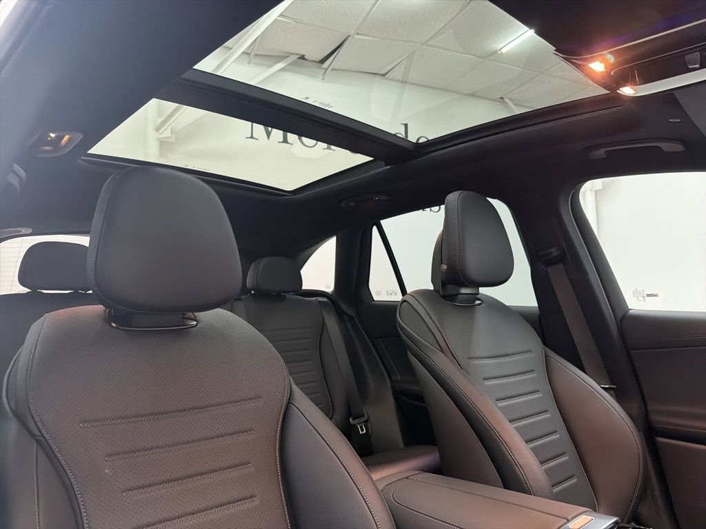 New 2026 Polar White Mercedes-Benz GLC 300 image 63
